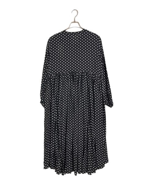 BEARDSLEY（ビアズリー）BEARDSLEY (ビアズリー) ドットギャザーワンピース　長袖ワンピース　ロングワンピース ブラック×ホワイト サイズ:1 未使用品の古着・服飾アイテム