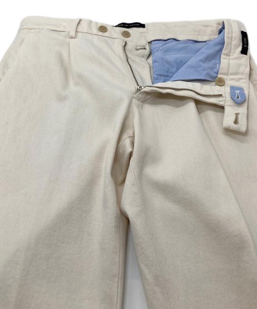 BRIGLIA 1949（ブリリア 1949）BRIGLIA 1949 (ブリリア 1949) コットンストレッチ生成りデニム1プリーツテーパードパンツ　カラーデニム　イタリア製 アイボリー サイズ:46の古着・服飾アイテム