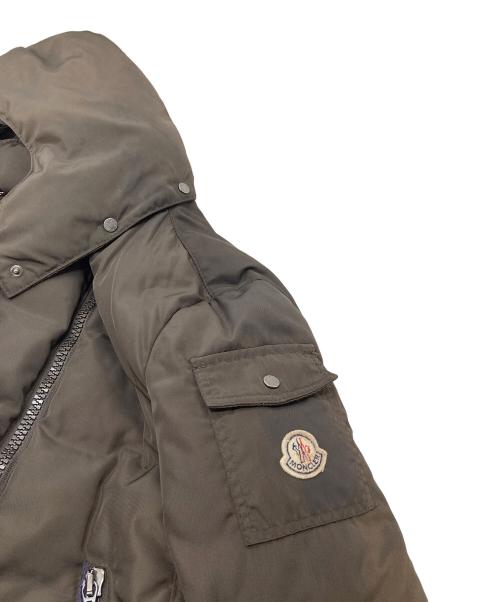MONCLER（モンクレール）MONCLER (モンクレール) ダウンジャケット　フーデットダウンジャケット　イタリア製 ブラウンの古着・服飾アイテム