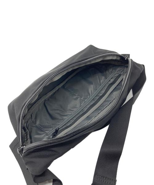 AER（エアー）Aer (エアー) デイスリング ボディバッグ ショルダーバッグ ブラックの古着・服飾アイテム
