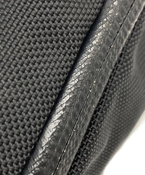 AER（エアー）Aer (エアー) デイスリング ボディバッグ ショルダーバッグ ブラックの古着・服飾アイテム