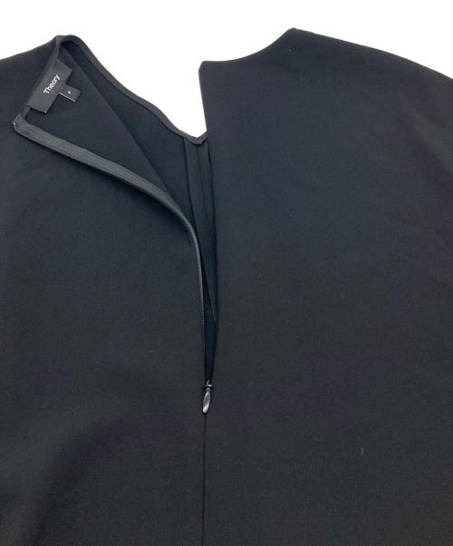 theory（セオリー）theory (セオリー) Vネックブラウス (アイボリー) トリアセテート  ブレスレットスリーブ / ウォッシャブル　Admiral Crepe Round VNK Top ブラック サイズ:P（XS〜S）の古着・服飾アイテム