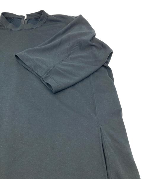 Haat ISSEY MIYAKE ORJ（イッセイミヤケ ハート オーアールジェイ）Haat ISSEY MIYAKE ORJ (イッセイミヤケ ハート オーアールジェイ) 半袖ワンピース　日本製 ブラック サイズ:2の古着・服飾アイテム
