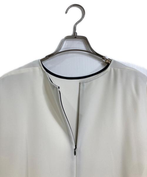 YOKO CHAN（ヨーコチャン）YOKO CHAN (ヨーコチャン) クルーネック フレア ブラウス　長袖ブラウス　オフィスカジュアル　セレモニー　日本製 ホワイト サイズ:38の古着・服飾アイテム