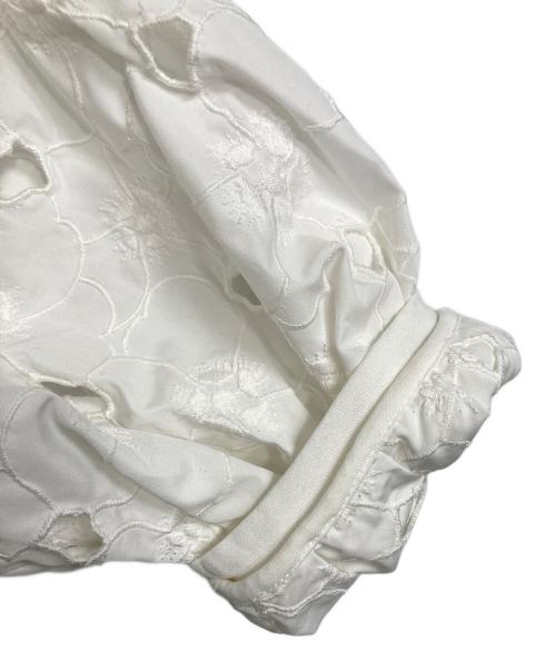 MONCLER（モンクレール）MONCLER (モンクレール) Simone Rocha (シモーネ ロシャ) パフレーススリーブTシャツ　イタリア製 ホワイト サイズ:Sの古着・服飾アイテム