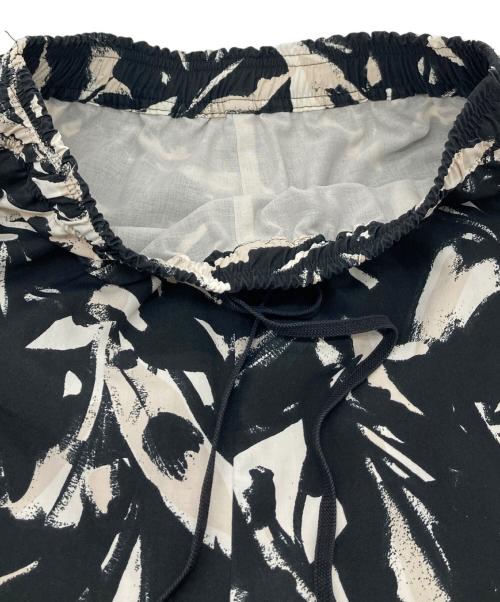 JOURNAL STANDARD（ジャーナルスタンダード）JOURNAL STANDARD (ジャーナルスタンダード) リーフプリントパンツ　イージーパンツ　総柄 ブラック×ホワイト サイズ:36の古着・服飾アイテム