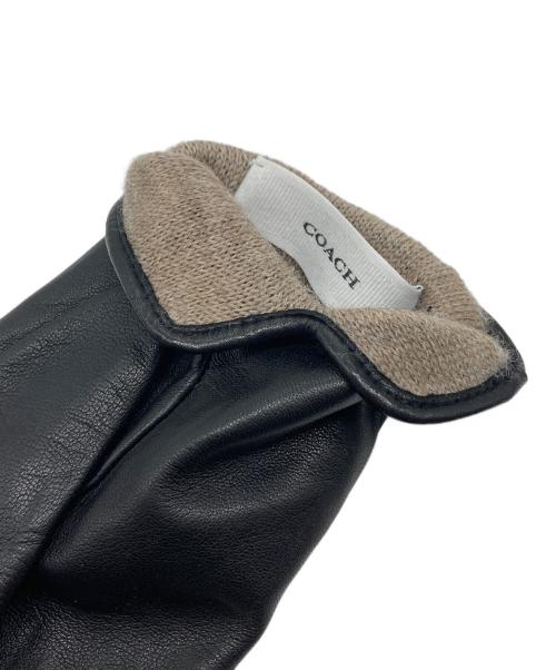 COACH（コーチ）COACH (コーチ) スカルプテッド シグネチャー レザー テック グローブ　手袋 サイズ:7の古着・服飾アイテム
