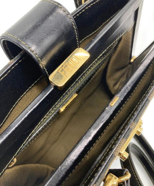 FENDI（フェンディ）FENDI (フェンディ) ズッカジャガード 2WAYショルダーバッグ　ハンドバッグ　ショルダーバッグ　セレモニー　総柄 ブラウン×ブラック サイズ:実寸参照の古着・服飾アイテム