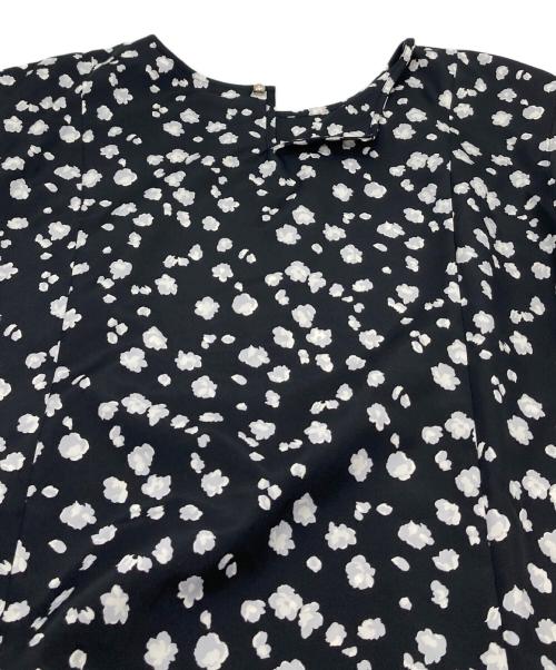 NOLLEY'S sophi（ノーリーズソフィー）NOLLEY'S sophi (ノーリーズソフィー) ウォッシャブル小花プリントティアードワンピース ブラック サイズ:38の古着・服飾アイテム