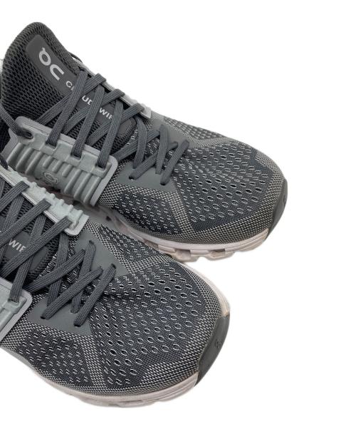 on（オン）On (オン) Cloudswift ランニングシューズ　軽量 グレー サイズ:USM7.5  UK7の古着・服飾アイテム