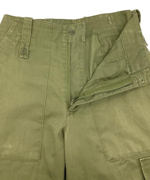 British Army（イギリス軍）British Army (イギリス軍) 【古着】トラウザーパンツ　イギリス軍　ミリタリーパンツ　 カーキ サイズ:72/76/92の古着・服飾アイテム