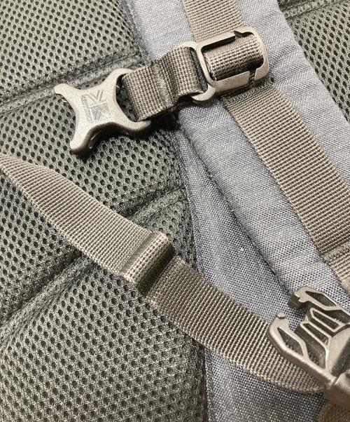 Karrimor（カリマー）Karrimor (カリマー) リュック　バックパック　デイパック ビジネスリュック ザック  A4サイズ PC収納　スポーツ　アウトドア　通勤 通学 仕事 出張 旅行 トラベル タウンユース グレー サイズ:実寸参照の古着・服飾アイテム