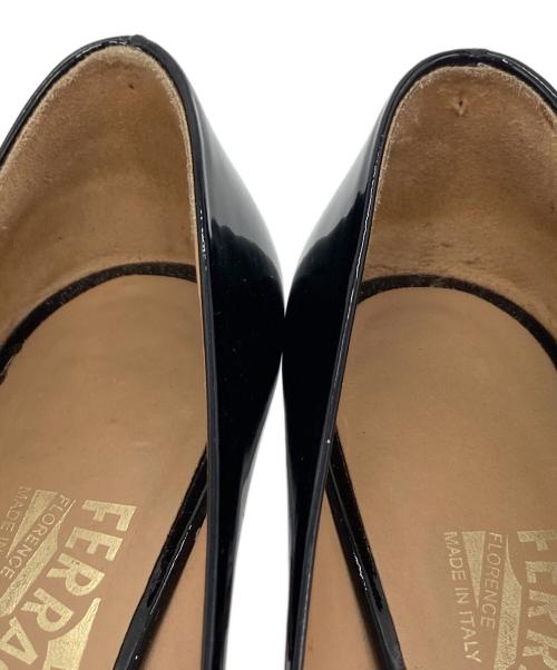 Salvatore Ferragamo（サルヴァトーレ フェラガモ）Salvatore Ferragamo (サルヴァトーレ フェラガモ) ヴァラリボンヒールパンプス　ハイヒール　セレモニー　イタリア製 ブラック サイズ:6の古着・服飾アイテム