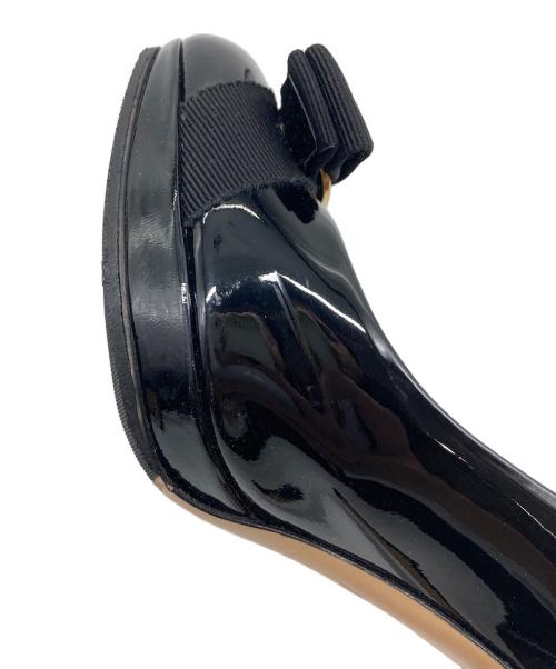 Salvatore Ferragamo（サルヴァトーレ フェラガモ）Salvatore Ferragamo (サルヴァトーレ フェラガモ) ヴァラリボンヒールパンプス　ハイヒール　セレモニー　イタリア製 ブラック サイズ:6の古着・服飾アイテム