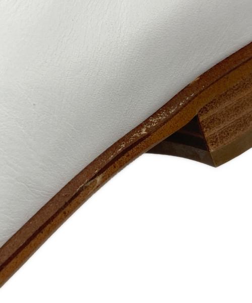 Odette e Odile（オデットエオディール）Odette e Odile (オデットエオディール) メダリオン フラット25  セレモニー　フォーマル　日本製 ホワイト サイズ:24の古着・服飾アイテム