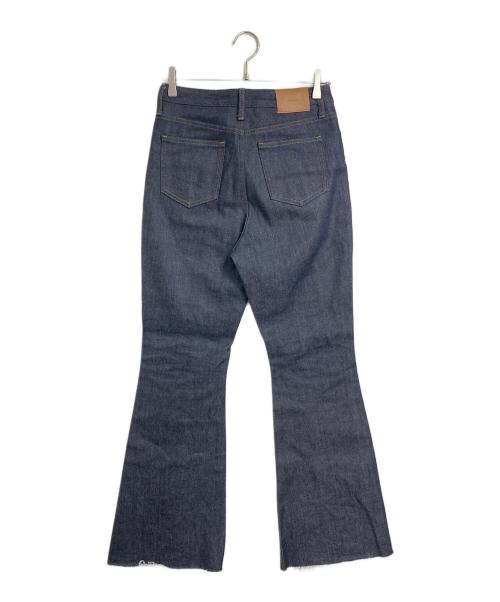 anuans（アニュアンス）anuans (アニュアンス) センターシームセミフレアデニム　ジーンズ インディゴ サイズ:2 未使用品の古着・服飾アイテム
