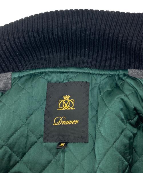 DRAWER（ドゥロワー）DRAWER (ドゥロワー) レザースリーブスタジャン　アウター　日本製 グレー×ブラック サイズ:36の古着・服飾アイテム