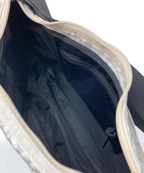 GREGORY（グレゴリー）GREGORY (グレゴリー) サッチェルM スノーレオパード　ショルダーバッグ ホワイト×グレー サイズ:実寸参照の古着・服飾アイテム