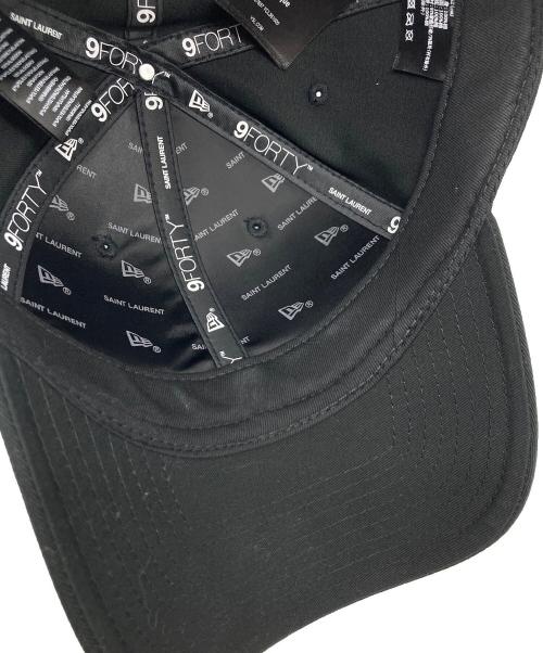 New Era（ニューエラ）New Era (ニューエラ) Saint Laurent Paris (サンローランパリ) YSL モノグラム キャップ ブラック サイズ:ONE　SIZEの古着・服飾アイテム
