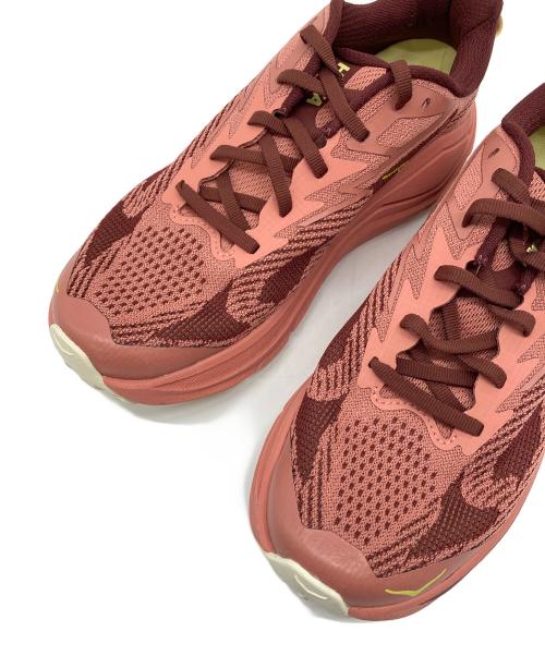 HOKAONEONE（ホカオネオネ）HOKAONEONE (ホカオネオネ) CHALLENGER8  チャレンジャー8　ランニングシューズ サーモンピンク サイズ:24の古着・服飾アイテム