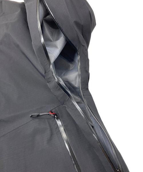 MAMMUT（マムート）MAMMUT (マムート) Alto Guide HS Hooded Jacket/アルト ガイド ハードシェル フーデッド ジャケット ブラック サイズ:M 未使用品の古着・服飾アイテム