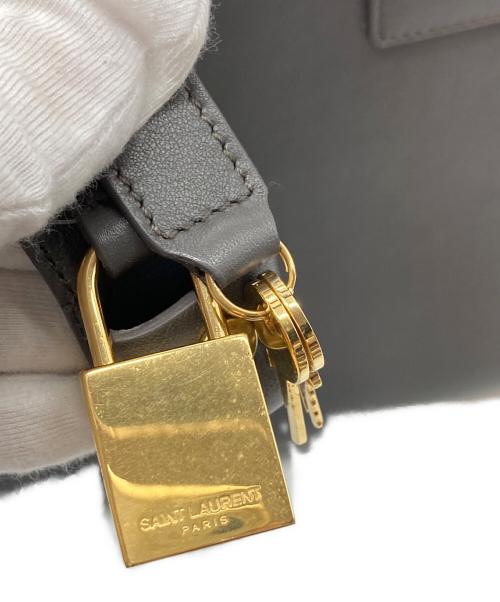 Saint Laurent Paris（サンローランパリ）Saint Laurent Paris (サンローランパリ) 2WAYショルダーバッグ　サックドジュール　レザートートバッグ　ショルダーバッグ グレー サイズ:実寸参照の古着・服飾アイテム