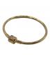 PANDORA（パンドラ）の古着「Sparkling Barrel Clasp Bangle　スパークリング バレル クラスプ バングル　ブレスレット」｜ゴールド