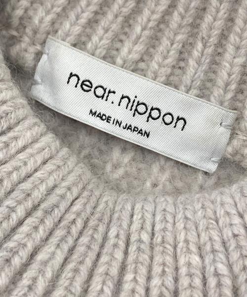 near.nippon（ニアーニッポン）near.nippon (ニアーニッポン) チャイニーズラクーンパワーショルダーニット　長袖ニット　日本製 ベージュ サイズ:実寸参照の古着・服飾アイテム