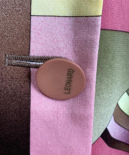 LEONARD（レオナール）LEONARD (レオナール) 総柄 ストレッチジャケット　日本製 マルチカラー サイズ:LLの古着・服飾アイテム