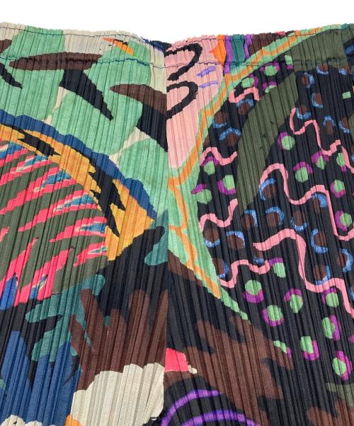 PLEATS PLEASE（プリーツプリーズ）PLEATS PLEASE (プリーツプリーズ) SNOWRUNNER プリーツパンツ　日本製　総柄 マルチカラー サイズ:3の古着・服飾アイテム