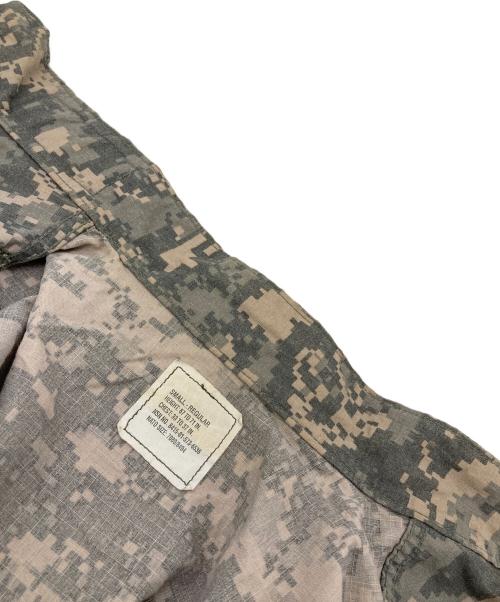 US ARMY（ユーエスアーミー）US ARMY (ユーエスアーミー) 【古着】ACUジャケット　迷彩　デジタルカモ　コンバットジャケット グリーン サイズ:SMALL-REGULARの古着・服飾アイテム