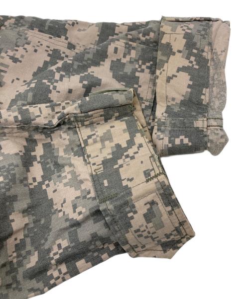 US ARMY（ユーエスアーミー）US ARMY (ユーエスアーミー) 【古着】ACUジャケット　迷彩　デジタルカモ　コンバットジャケット グリーン サイズ:SMALL-REGULARの古着・服飾アイテム