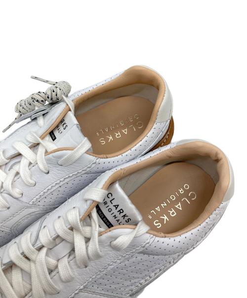 CLARKS（クラークス）CLARKS (クラークス) Torrun スニーカー ホワイト サイズ:US9の古着・服飾アイテム