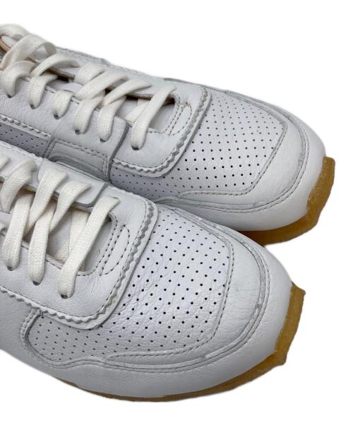 CLARKS（クラークス）CLARKS (クラークス) Torrun スニーカー ホワイト サイズ:US9の古着・服飾アイテム