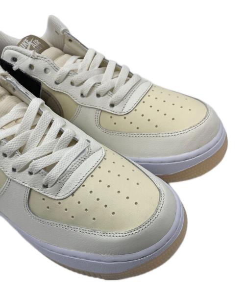 NIKE（ナイキ）NIKE (ナイキ) Air Force 1 '07 LV8 ベージュ×ホワイト サイズ:US10の古着・服飾アイテム