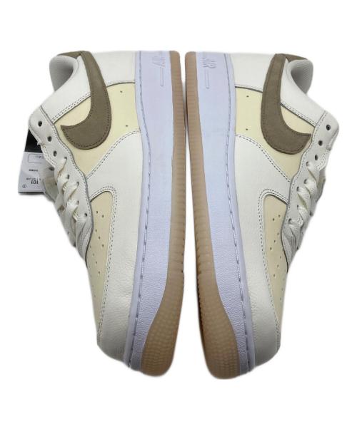 NIKE（ナイキ）NIKE (ナイキ) Air Force 1 '07 LV8 ベージュ×ホワイト サイズ:US10の古着・服飾アイテム