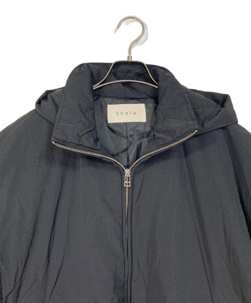 stola.（ストラ）stola. (ストラ) 中綿入りフードポンチョ ブラック サイズ:38 未使用品の古着・服飾アイテム