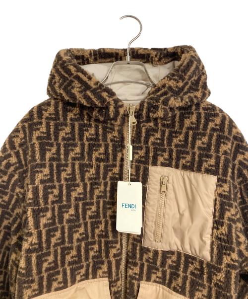 FENDI KIDS（フェンディ キッズ）FENDI KIDS (フェンディ キッズ) ズッカ柄 テディベアジャケット　FFロゴ　ウールボアジャケット ブラウン サイズ:12A（150センチ） 未使用品の古着・服飾アイテム