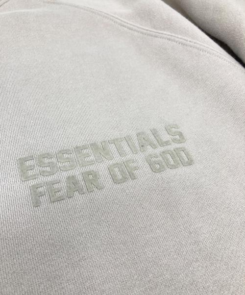 FOG ESSENTIALS（フィアオブゴッド エッセンシャル）FOG ESSENTIALS (フィアオブゴッド エッセンシャル) フロッキープリントクルーネックスウェット　ベージュ ベージュ サイズ:Lの古着・服飾アイテム