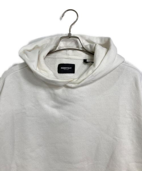 FOG ESSENTIALS（フィアオブゴッド エッセンシャル）FOG ESSENTIALS (フィアオブゴッド エッセンシャル) プルオーバーパーカー　フーディ ホワイト サイズ:Mの古着・服飾アイテム