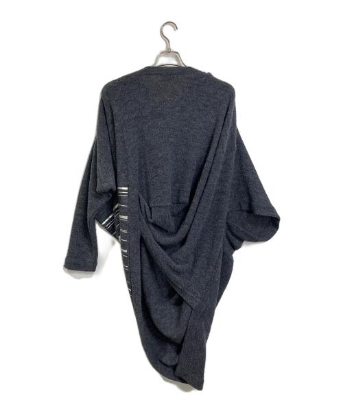 Vivienne Westwood（ヴィヴィアンウエストウッド）Vivienne Westwood (ヴィヴィアンウエストウッド) サリーアルニットトップ/変形捻じれニット グレー サイズ:Fの古着・服飾アイテム
