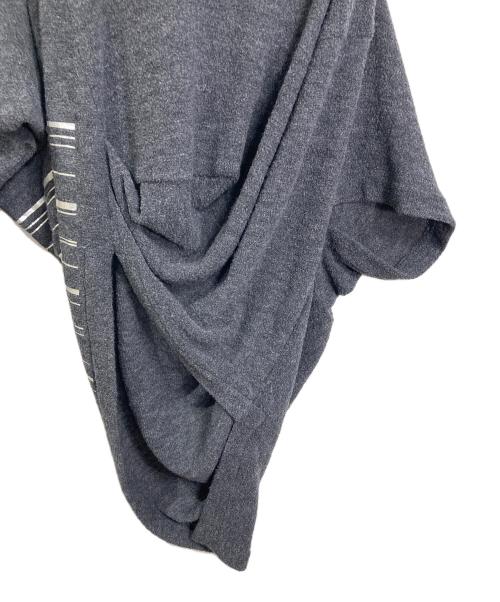 Vivienne Westwood（ヴィヴィアンウエストウッド）Vivienne Westwood (ヴィヴィアンウエストウッド) サリーアルニットトップ/変形捻じれニット グレー サイズ:Fの古着・服飾アイテム