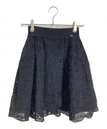 CHANEL（シャネル）の古着「ココマークチャームレースミニニットスカート」｜ブラック