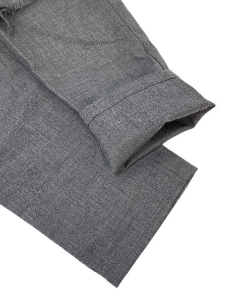 UNDERCOVER（アンダーカバー）UNDERCOVER (アンダーカバー) 18SSヒザ破れウールスラックス グレー サイズ:1の古着・服飾アイテム