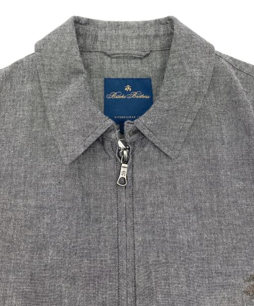 BROOKS BROTHERS（ブルックスブラザーズ）BROOKS BROTHERS (ブルックスブラザーズ) コットンGFロゴ ジップアップ ショートジャケット グレー サイズ:M 未使用品の古着・服飾アイテム