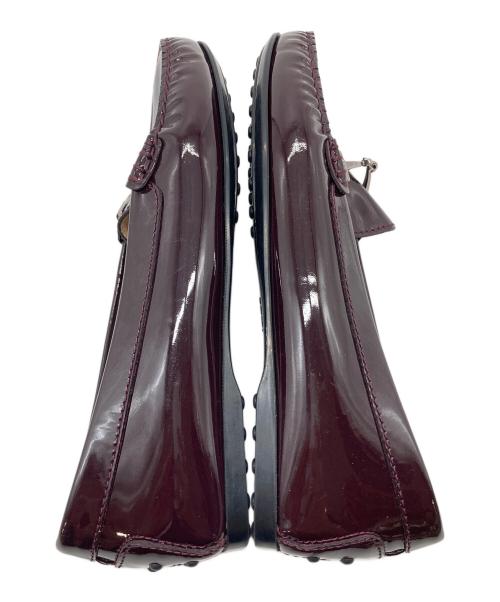 TOD'S（トッズ）TOD'S (トッズ) エナメルドライビングシューズ　フラットシューズ　イタリア製 パープル サイズ:36 1/2の古着・服飾アイテム