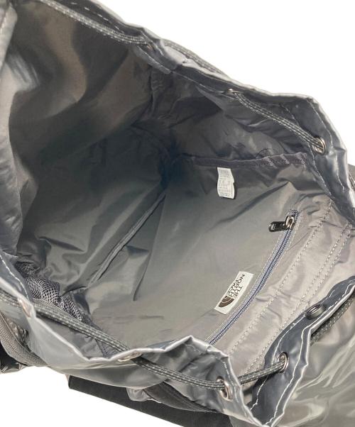 THE NORTH FACE（ザ ノース フェイス）THE NORTH FACE (ザ ノース フェイス) メタリックリュック/BONNEY BACKPACK  韓国規格 シルバー サイズ:15Lの古着・服飾アイテム