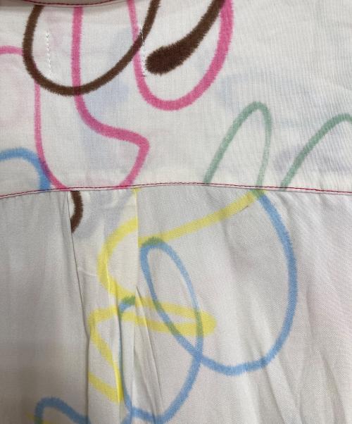 SUKU HOME（スクホーム）SUKU HOME (スクホーム) パジャマセットアップ　半袖シャツ　総柄 ホワイト サイズ:Lの古着・服飾アイテム