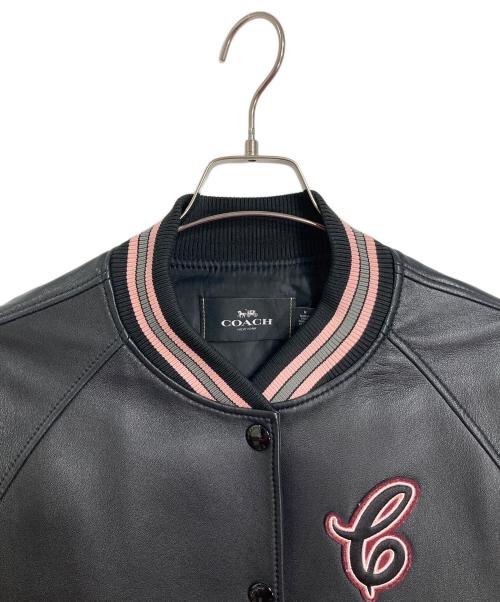 COACH（コーチ）COACH (コーチ) Leather Varsity Jacket  レザーバーシティジャケット レザージャケット　レザースタジャン　アウター　ライトアウター　羊革 ブラック サイズ:Mの古着・服飾アイテム