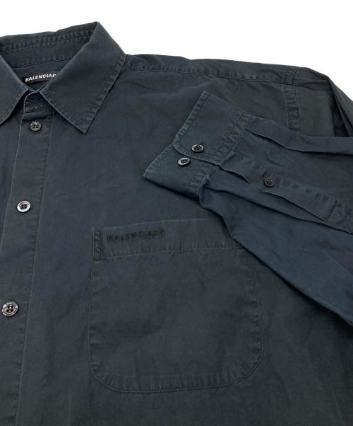 BALENCIAGA（バレンシアガ）BALENCIAGA (バレンシアガ) 19aw 胸ロゴ刺繍シャツ　コットンシャツ ブラック サイズ:39の古着・服飾アイテム